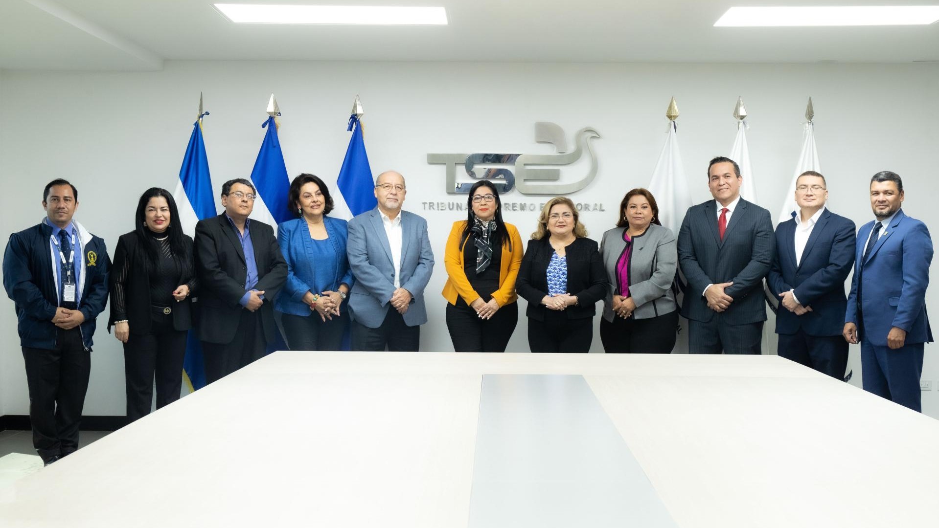 El pleno del Organismo Colegiado se reunió con la Procuradora para la Defensa de los Derechos Humanos, Raquel Caballero de Guevara, con el fin de hablar sobre el plan de verificación y observación electoral